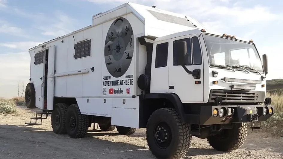 Американец построил дом на колесах из армейского грузовика 6x6 за два года и 413 тысяч долларов