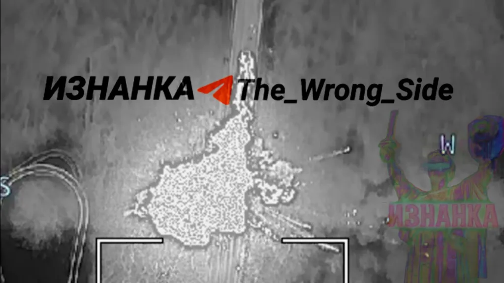 Уничтожение РСЗО HIMARS ударами ранее неизвестных дронов-камикадзе в районе села Хлопяники Черниговской области, около 50 км от границы с Брянской областью