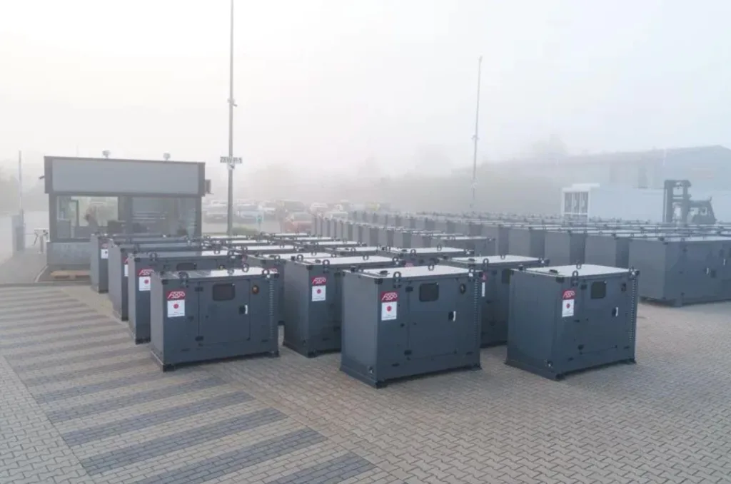 Интересно, что большую часть генераторов на Украину поставляют поляки