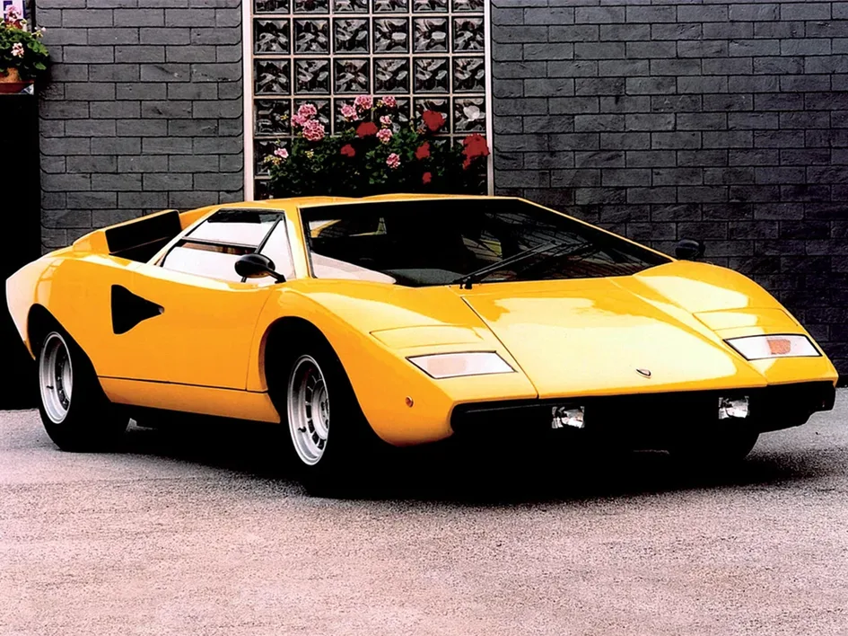 10 культовых автомобилей 80-х, изменивших представление о скорости и стиле