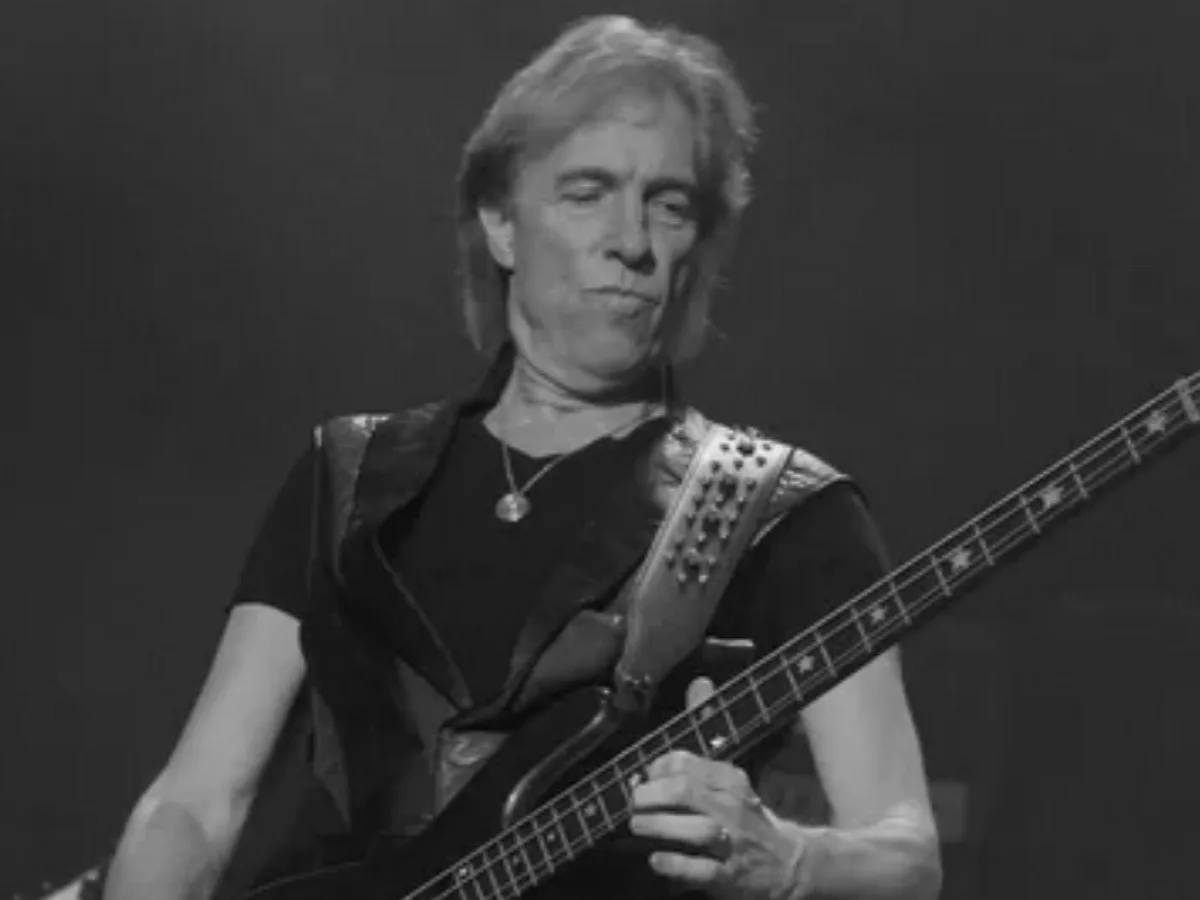 Узнайте, как смерть басиста Scorpions Фрэнсиса Буххольца повлияет на музыкальную индустрию и что это значит для поклонников группы0