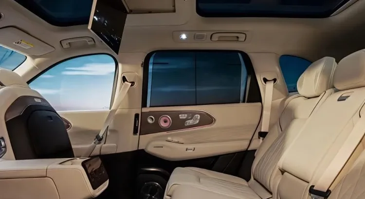 Интерьер Zeekr 8X раскрыт до премьеры: новые фото удивили автолюбителей