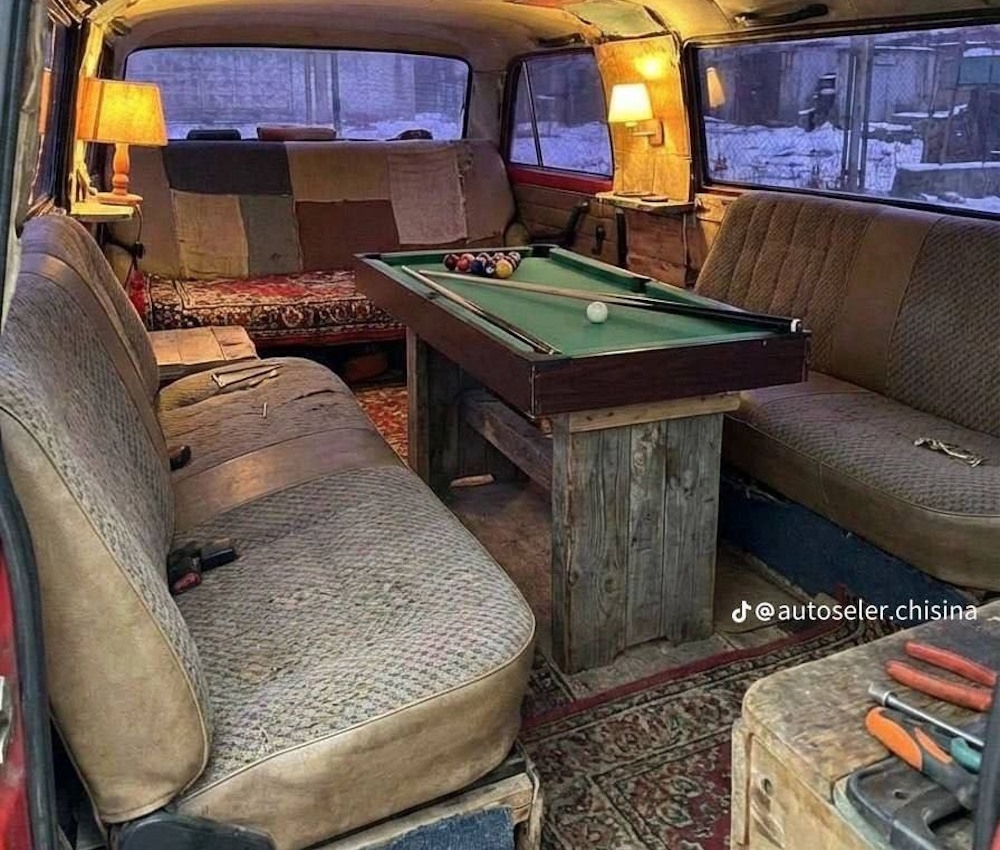 Необычный лимузин на базе ВАЗ-2106 выставили на продажу в Молдове