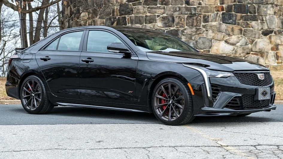 Владелец Cadillac CT4-V Blackwing проехал 1150 км и вернул авто дилеру