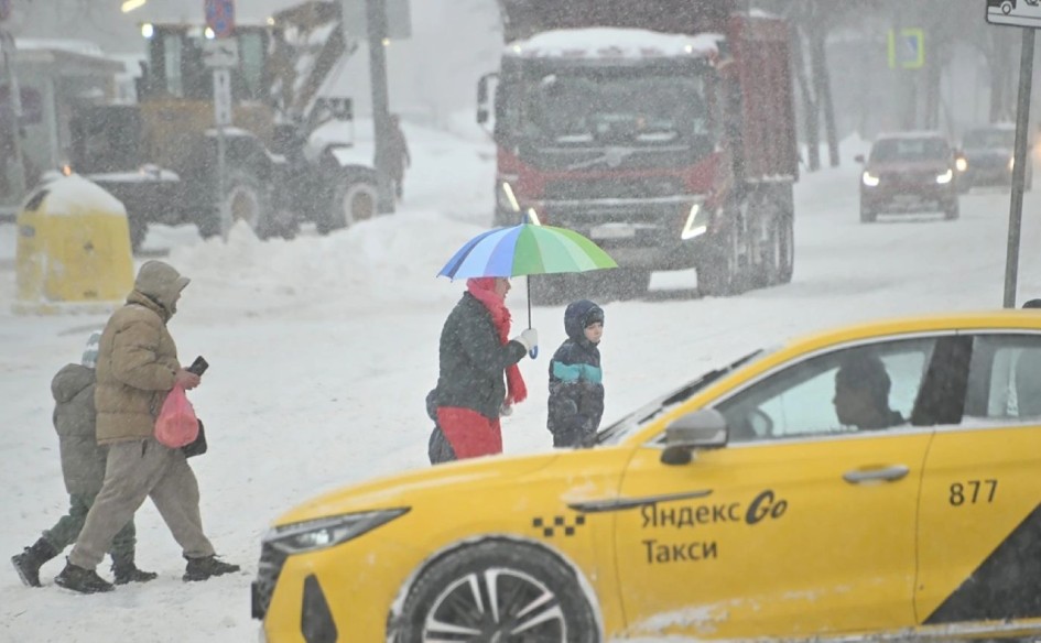 Водитель такси в Подмосковье заработал 2 500 рублей, просто стоя на месте