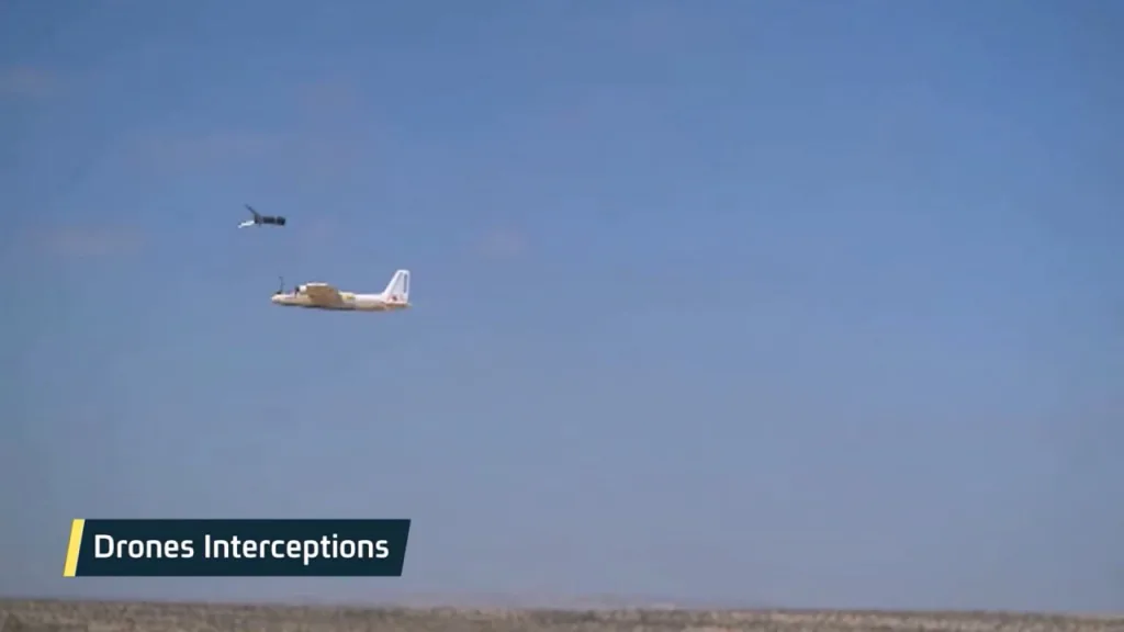 Процесс работы израильского КАЗ Iron Fist по FPV-дронам, барражирующим боеприпасам, гранатам РПГ, ракетам ПТРК и даже БОПС в ходе испытаний