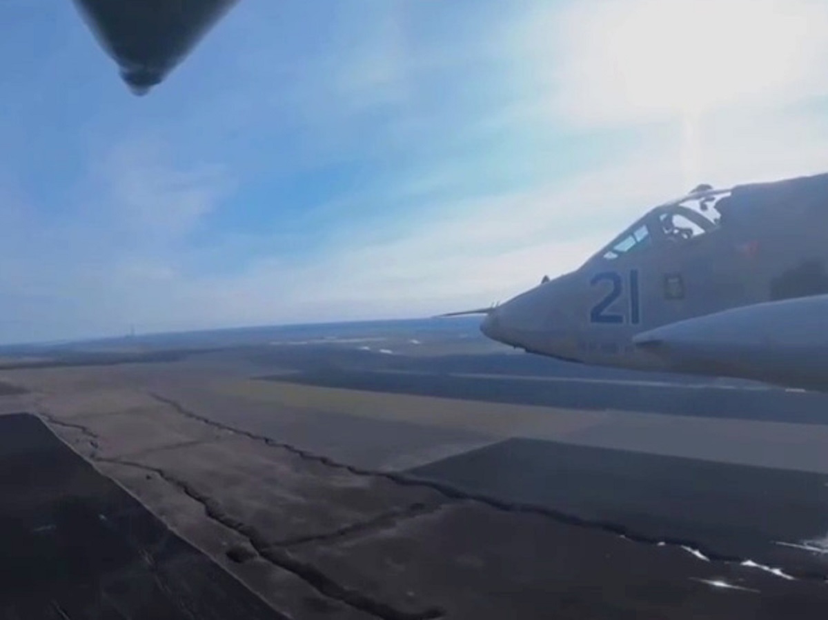 Смотрите, как российская Р-37М отправила в небеса украинский Су-25: шокирующее видео поражает воображение0