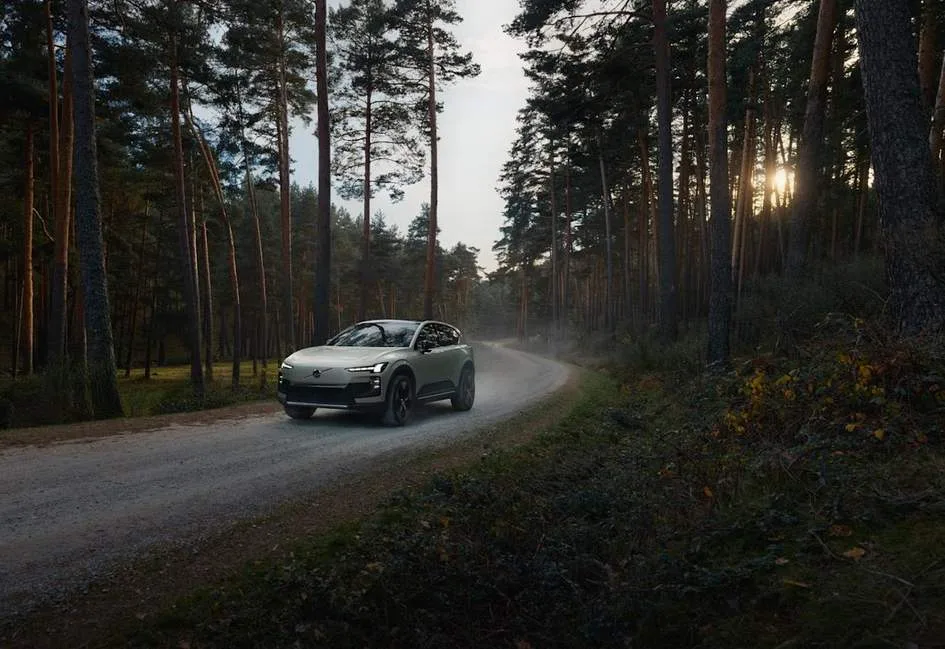 Две сенсационные премьеры Volvo: кроссовер EX60 и EX60 Cross Country
