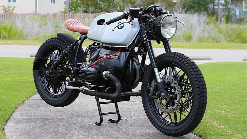 BMW R100/7 превратили в боббер с элементами скрэмблера и кафе-рейсера