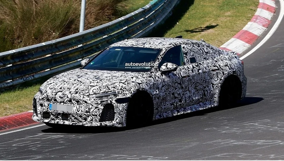 Audi готовит RS 5 с гибридной установкой: неожиданный поворот в линейке спорткаров