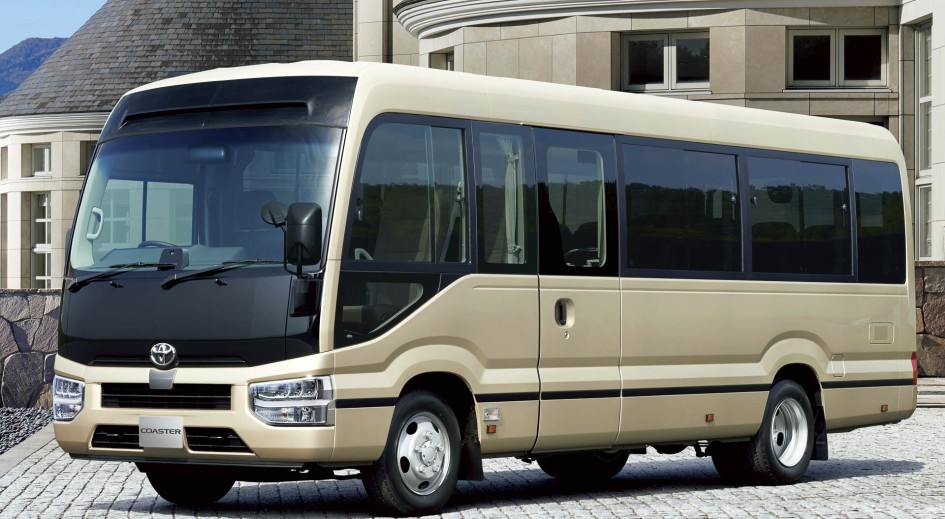 Toyota Coaster обновился: новый турбодизель и улучшенные системы для пассажиров