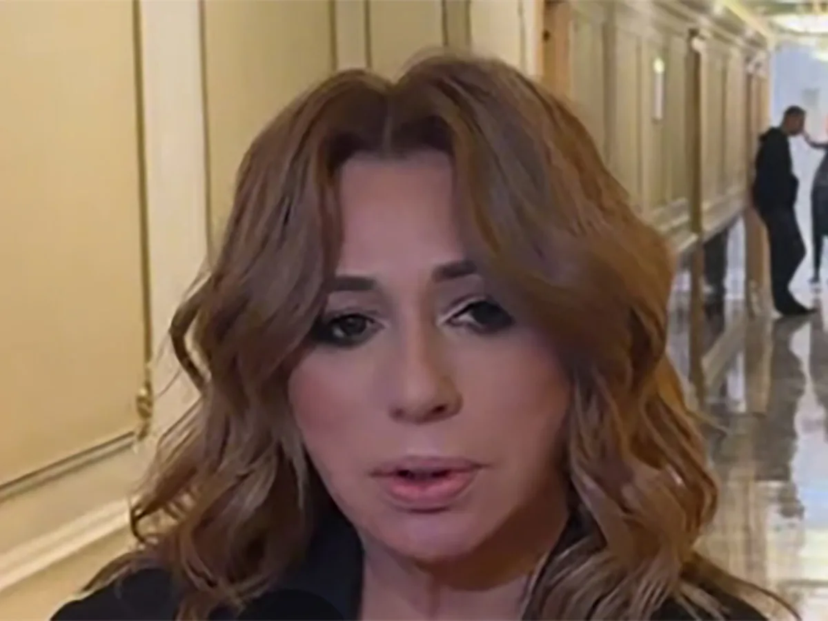 Алена Апина на пляже: как избежать нежелательного внимания к своему телу?0