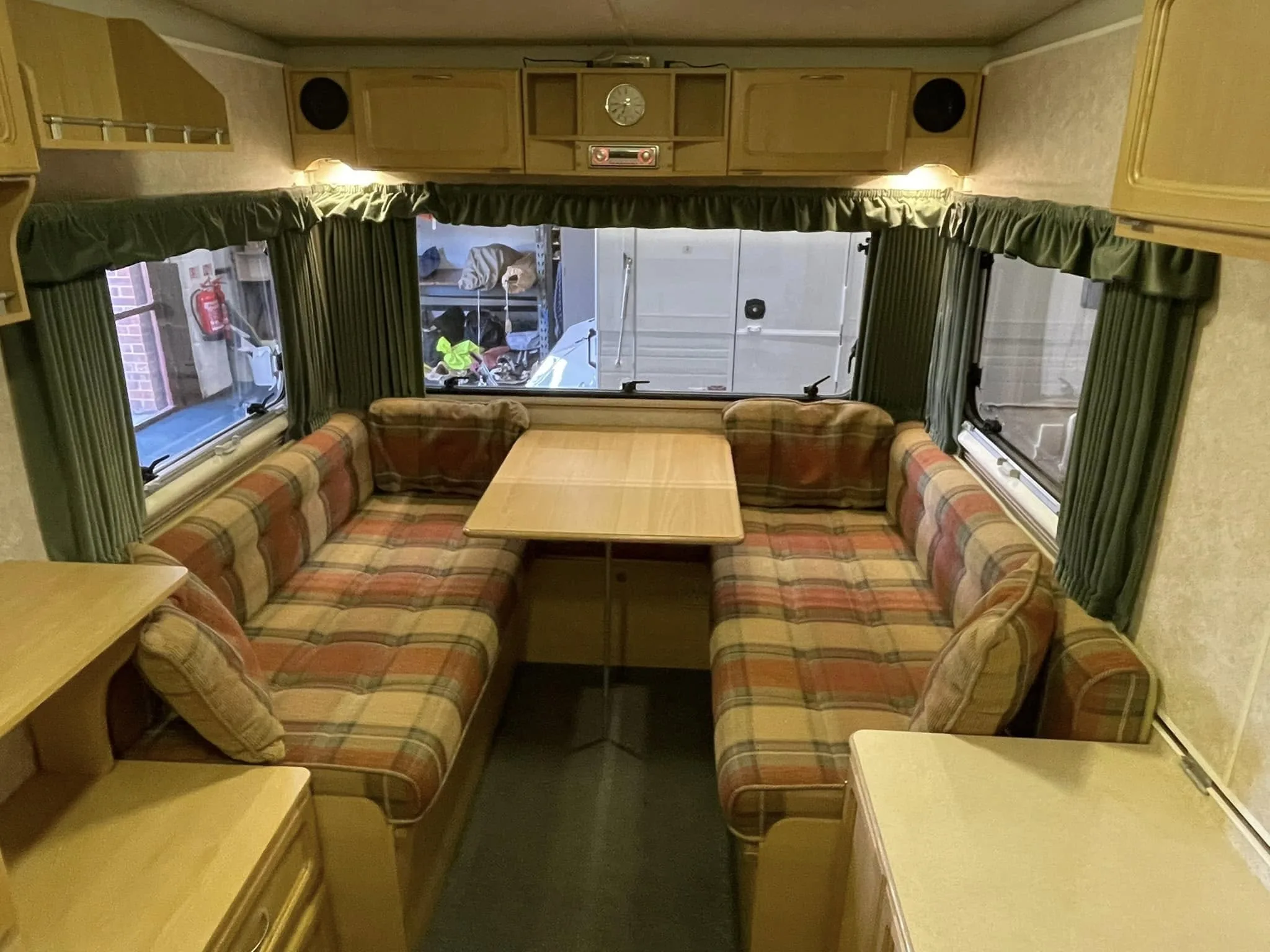 Складной караван Gobur Carousel: компактный дом на колесах для путешествий мечты