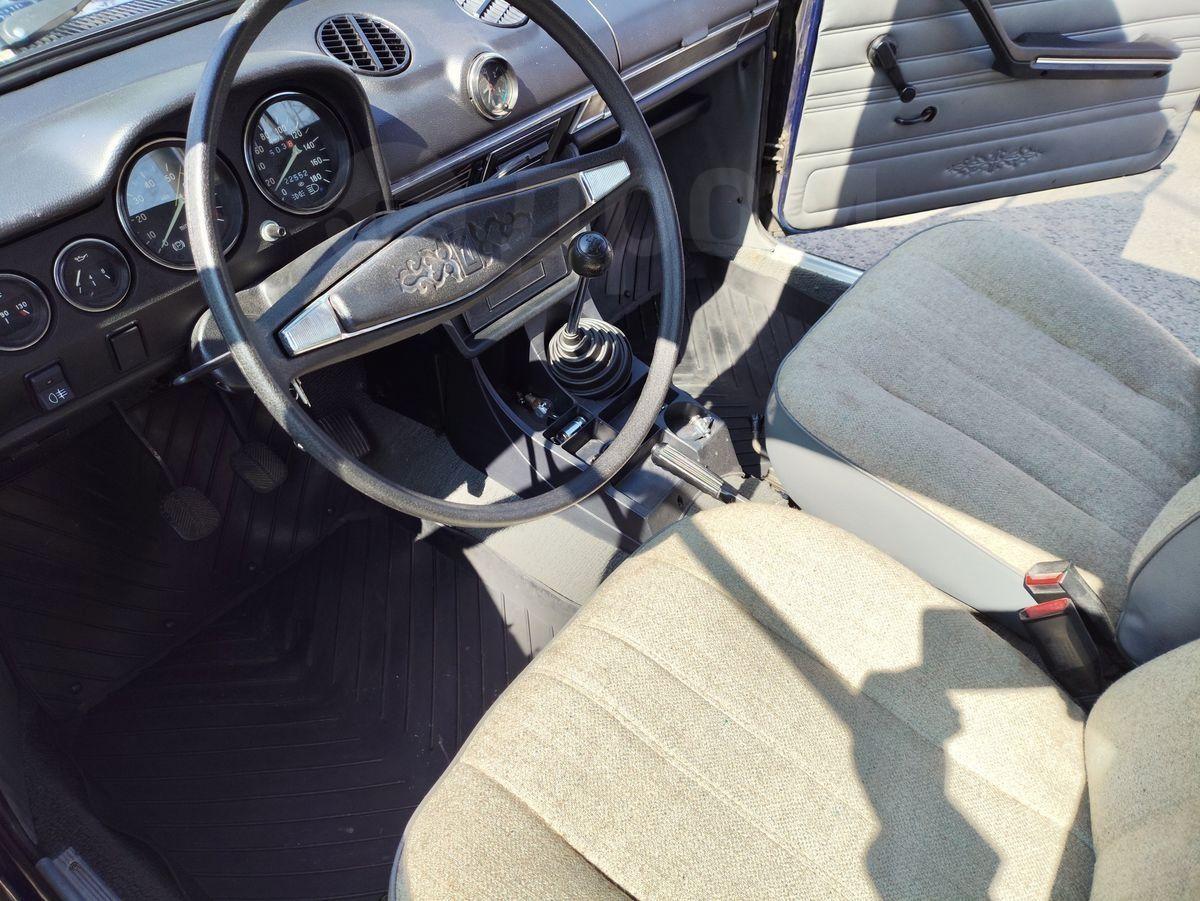 Редкая Лада 2106 с минимальным пробегом: капсулу времени из Петербурга отдают за копейки