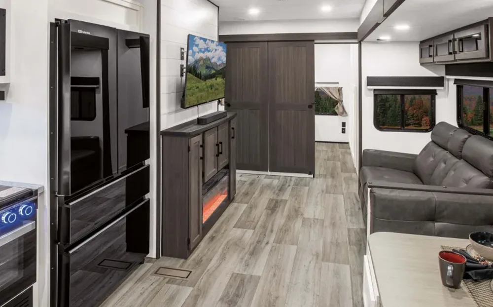 Новый пятитонник SportTrek 312VTB: свежий взгляд на универсальность кемперов