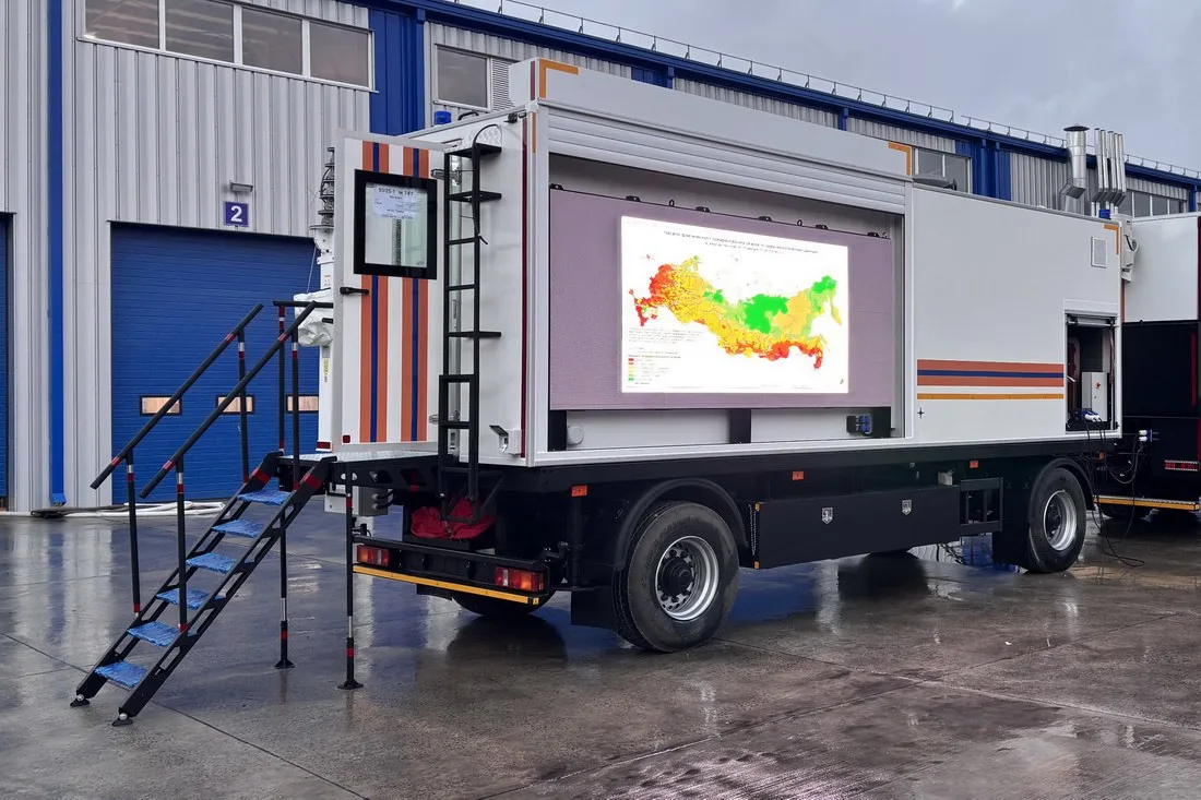 В России появился штабной автомобиль с уникальным кузовом и гидравликой для спасателей