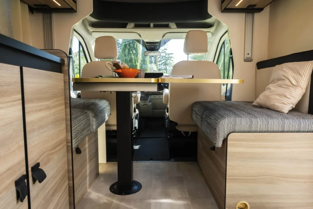 Европейский автодом удивляет компактностью и скрывает необычное решение внутри