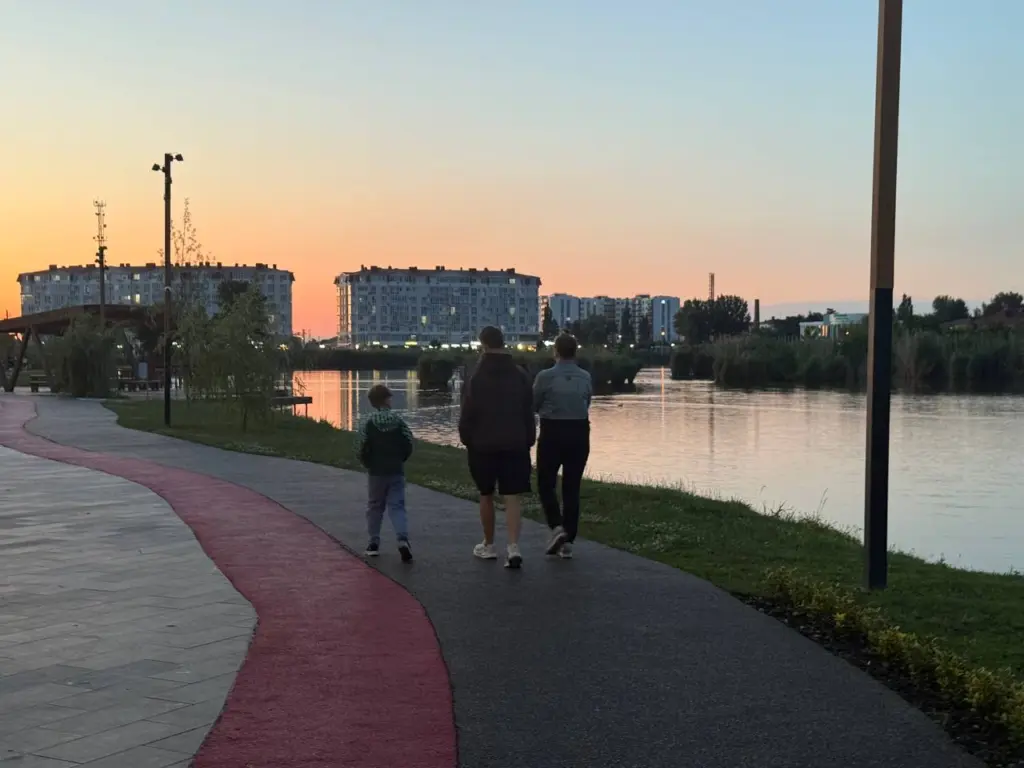 Почему помощь взрослым детям может обернуться катастрофой: советы психиатра Фредерика Перлза, которые изменят ваше мнение о родительстве