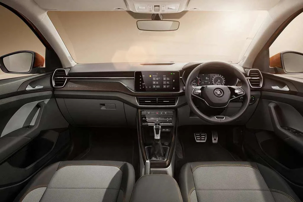 Skoda Kushaq 2026 удивил ценой ниже Lada Granta и новым оснащением