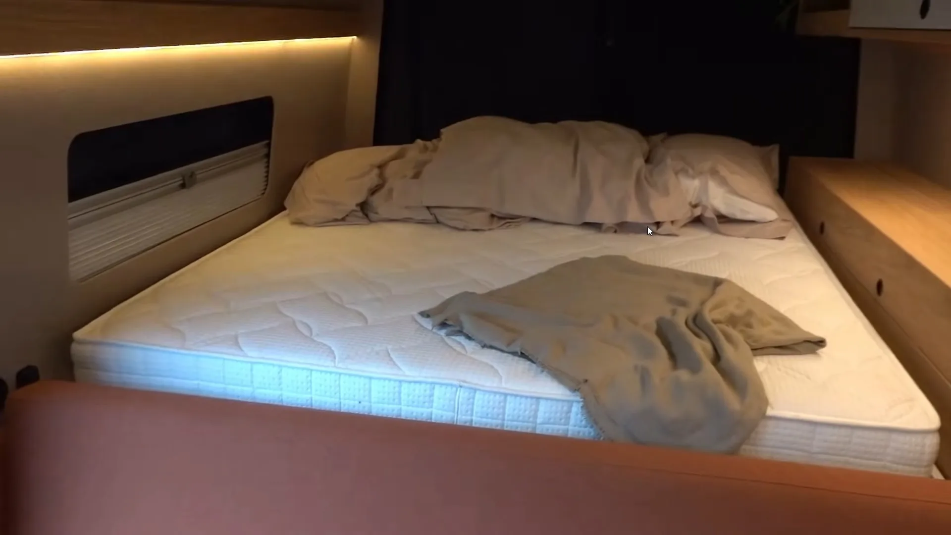 Европейский автодом на базе Mercedes-Benz Sprinter удивляет простором и уютом