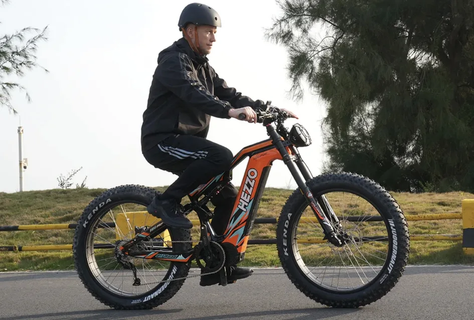 Новый электровелосипед Hezzo из Китая: карбоновый гигант с мощностью мотоцикла