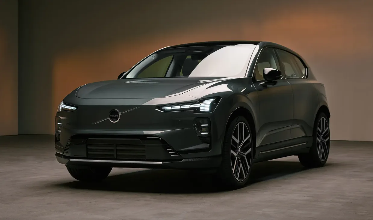 Две сенсационные премьеры Volvo: кроссовер EX60 и EX60 Cross Country