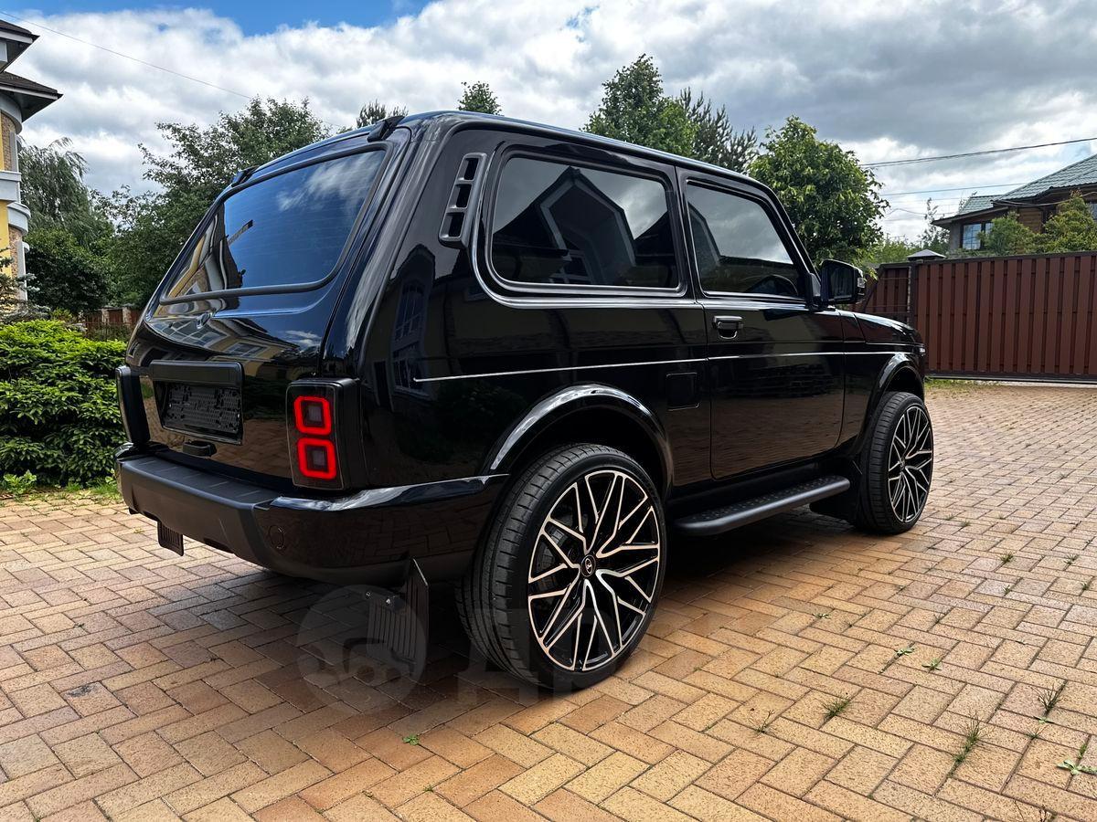 Лада Нива Легенд 2024: редкий экземпляр с уникальными доработками в Москве