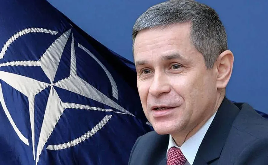 Вооруженные силы Молдавии поэтапно откажутся от автомата Калашникова, сообщил министр обороны страны Носатый