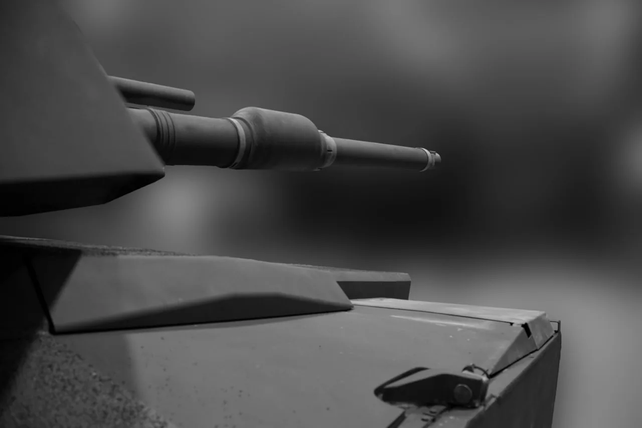 Первые фото прототипа (макета) танка M1E3 Abrams, который должен быть полноценно представлен в ходе Североамериканского международного автосалона (NAIAS) в Детройте уже через несколько дней