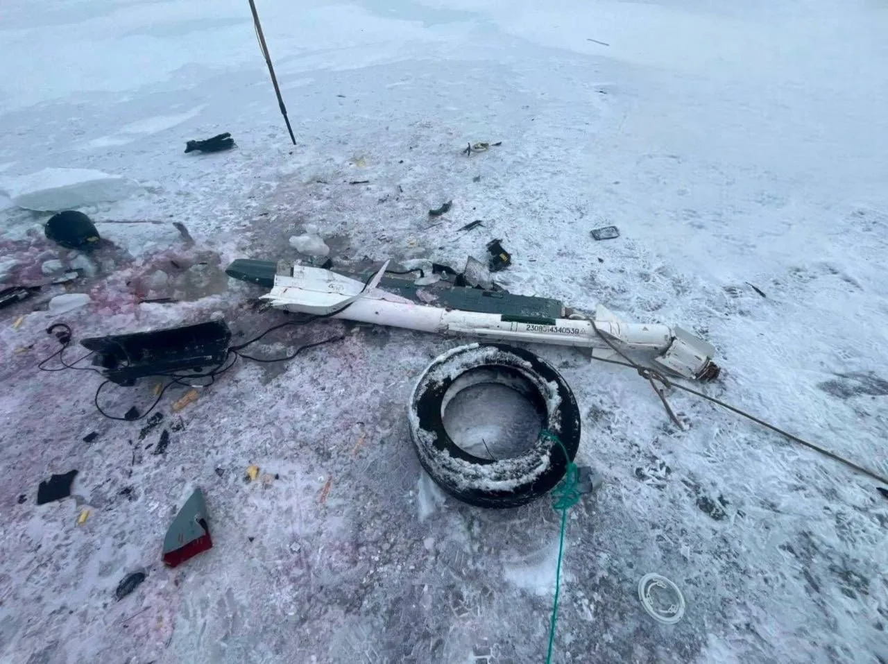 Сбитая реактивная "Герань-4" с ракетой "воздух-воздух" Р-60. Противник заявляет, что в последнее время ежедневно сталкивается с такими дронами-истребителями