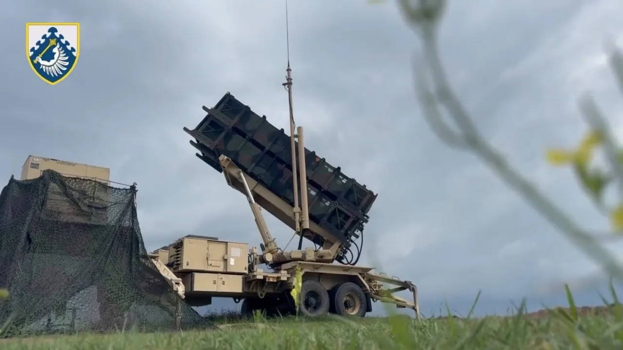 Украинские источники заявляют, что в 2025 году Украина получила от западных партнеров 23 зенитно-ракетных комплекса большой и средней дальности, включая четыре комплекса MIM-104 Patriot