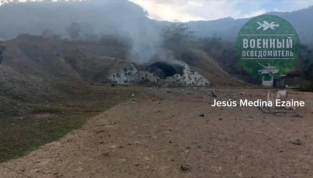 Последствия авиаударов ВВС США по пункту постоянной дислокации механизированного батальона «Аяла» в Фуэрте-Тиуна к югу от Каракаса