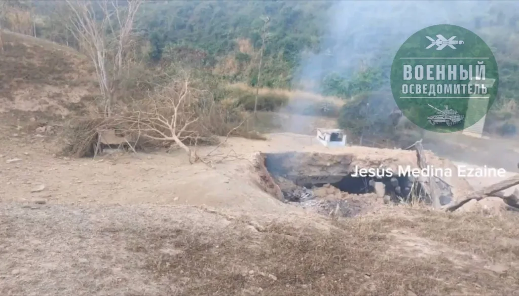 Последствия авиаударов ВВС США по пункту постоянной дислокации механизированного батальона «Аяла» в Фуэрте-Тиуна к югу от Каракаса