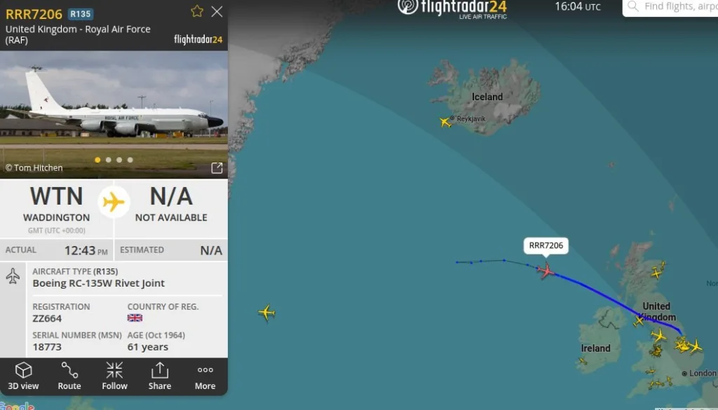 Кадры погони за российским танкером Marinera, еще недавно ходившим под именем Bella 1, в Северной Атлантике