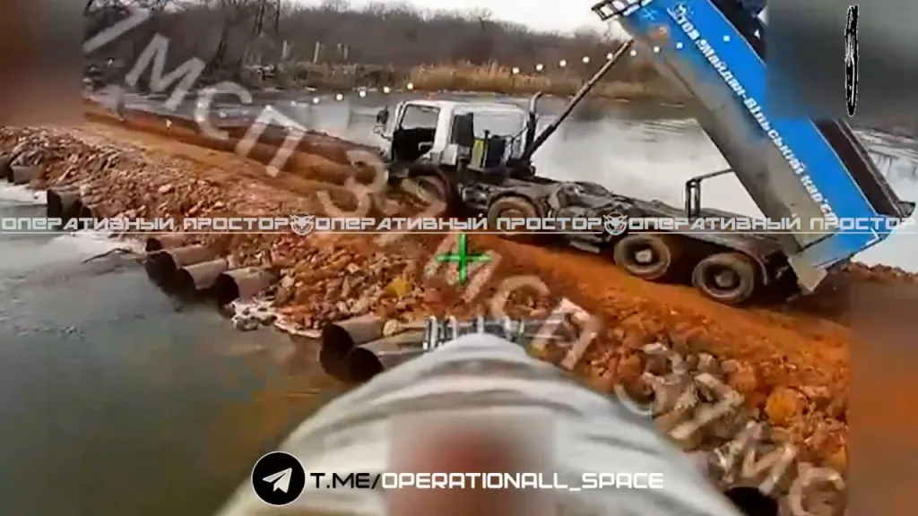 Работа по украинской инженерной технике на Красно-Лиманском направлении