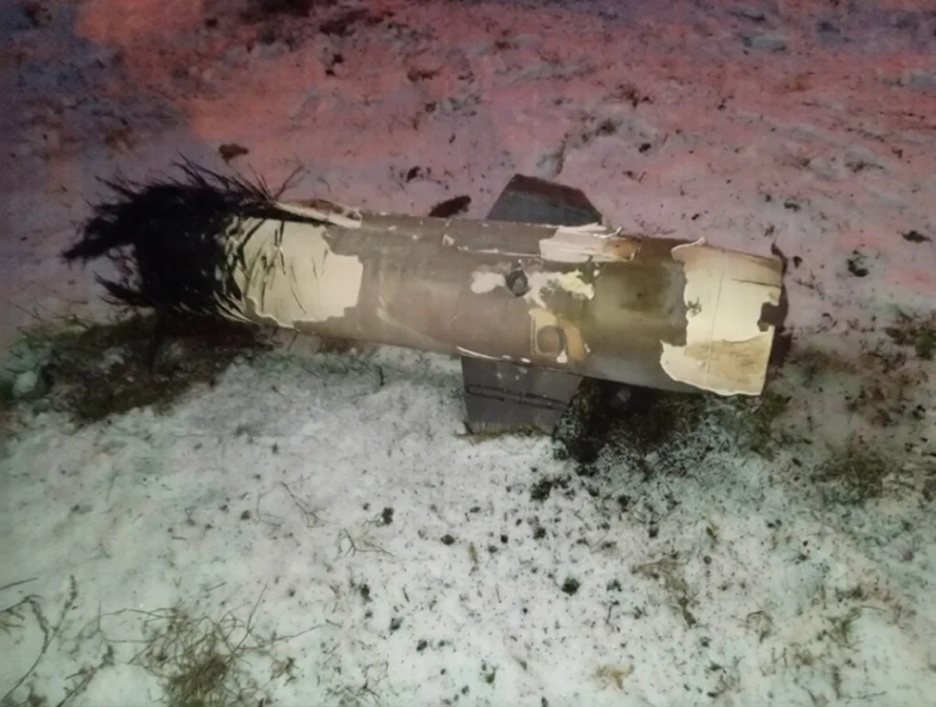 Обломок отработавшей зенитной ракеты PAC-3 MSE от ЗРК MIM-104F Patriot на улицах Харькова