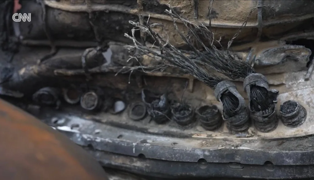 CNN опубликовал новые кадры с обломками первой БРСД «Орешник», применённой 21 ноября 2024 года по предприятию «Южмаш» в Днепропетровской области