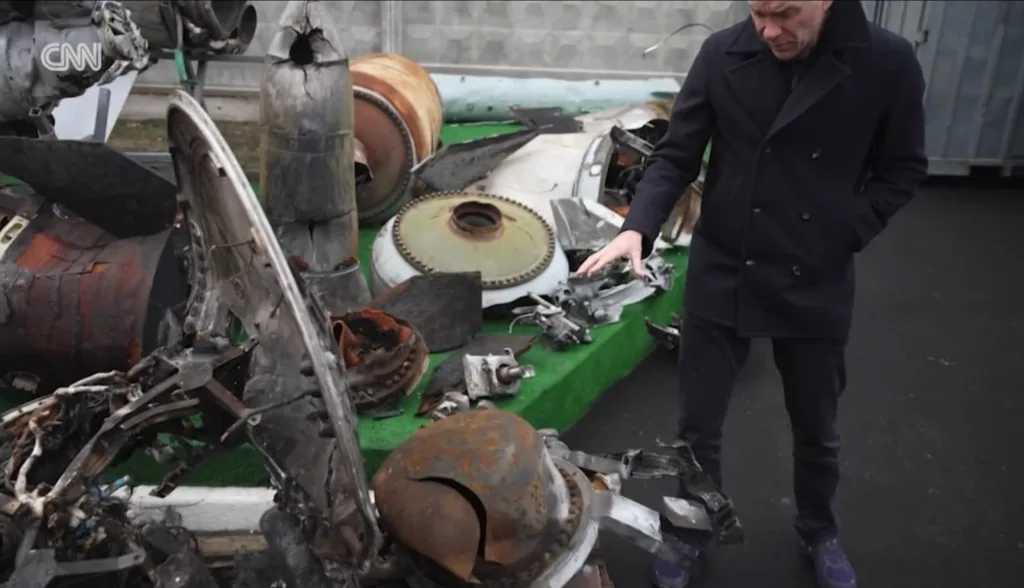 CNN опубликовал новые кадры с обломками первой БРСД «Орешник», применённой 21 ноября 2024 года по предприятию «Южмаш» в Днепропетровской области