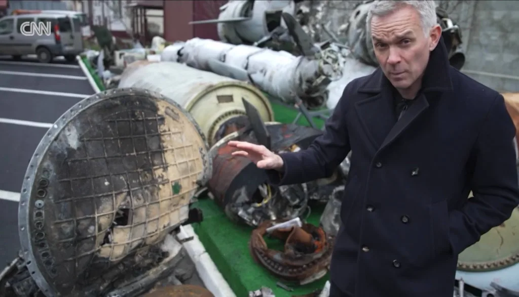 CNN опубликовал новые кадры с обломками первой БРСД «Орешник», применённой 21 ноября 2024 года по предприятию «Южмаш» в Днепропетровской области