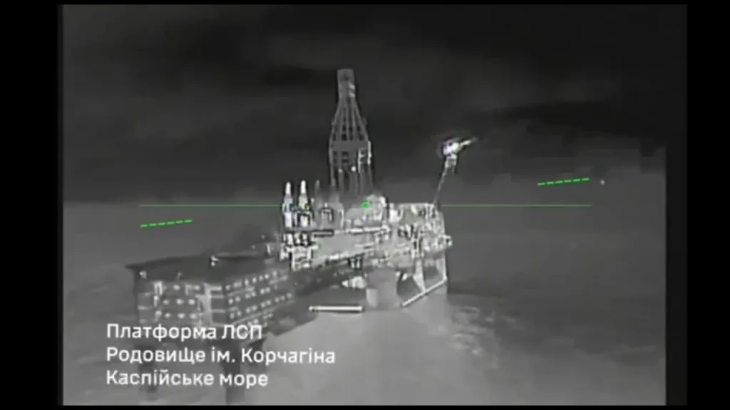 Удары украинских дронов-камикадзе по российским нефтяным платформам в Каспийском море