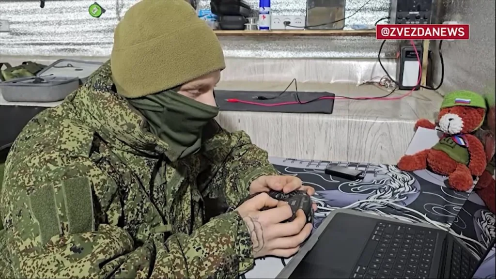 Процесс установки якорных надводных мин (ЯРМ) российским надводным БЭК "Сириус-82" на Днепре