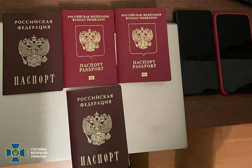 Террористы из СБУ сообщают, что задержали в Киеве жительницу Крыма, которая попала на Украину через третьи страны, чтобы навестить родственницу