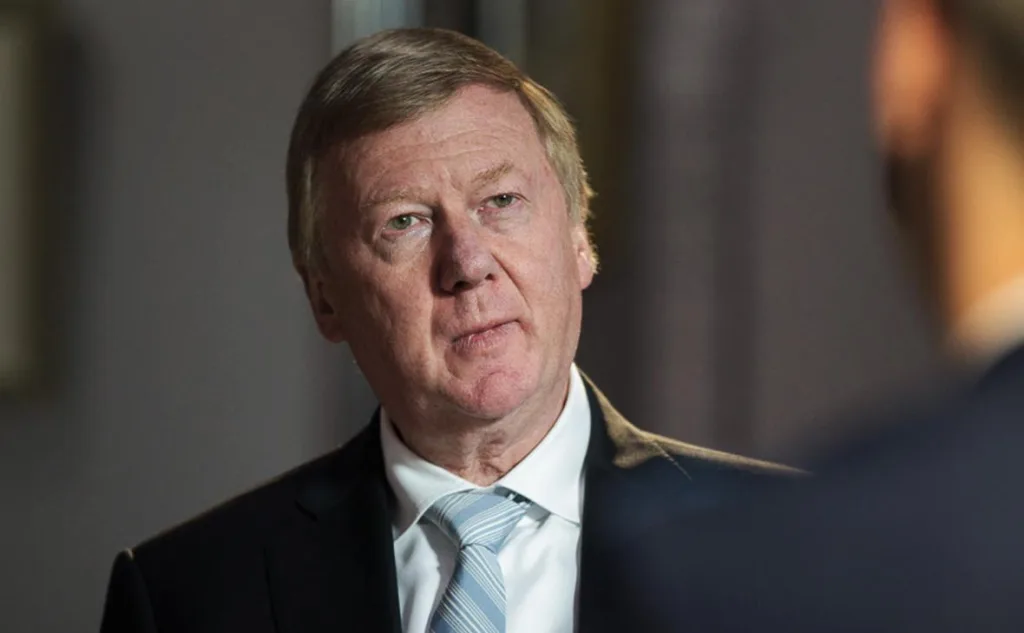 Приставы начали исполнительное производство по аресту имущества Анатолия Чубайса