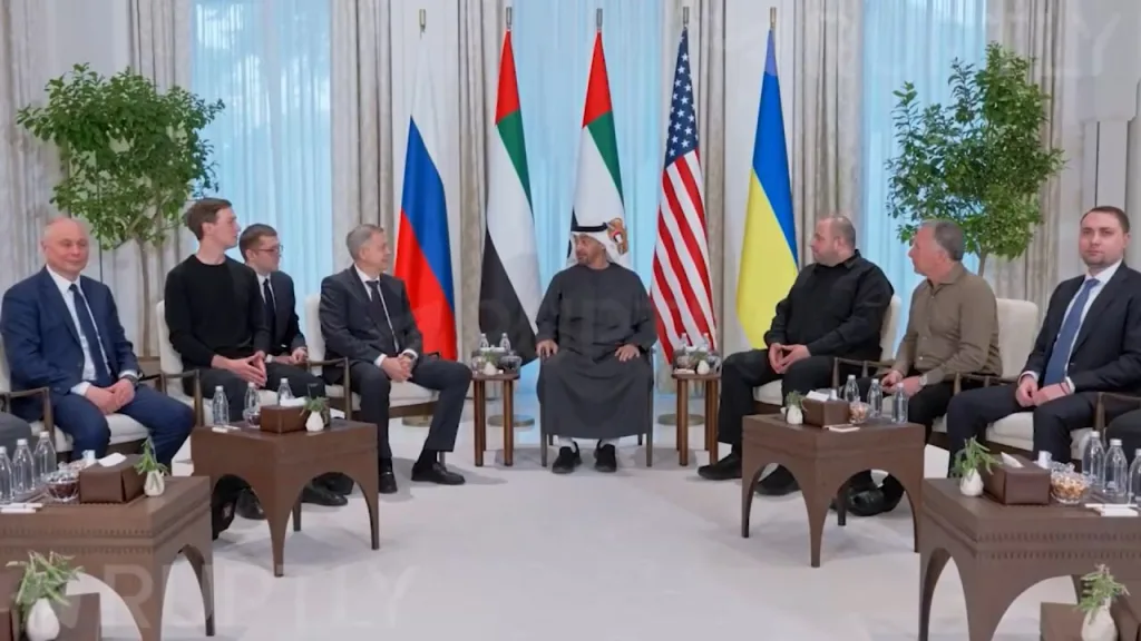 Кадры трехсторонних переговоров России, Украины и США, проходящих в столице ОАЭ Абу-Даби