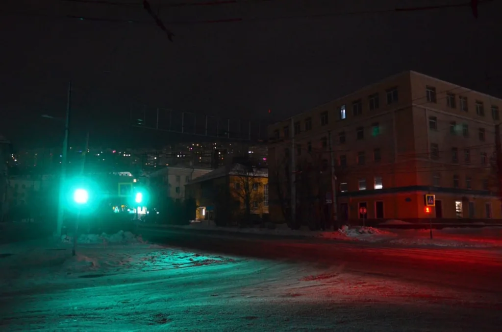 В Мурманске третий день нет света после обрушения опор ЛЭП, в регионе ввели режим ЧС