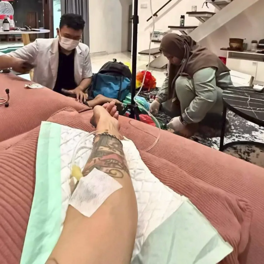 ChatGPT вылечил россиянку на Бали, когда местные врачи оказались бессильны. Историей она поделилась с Shot