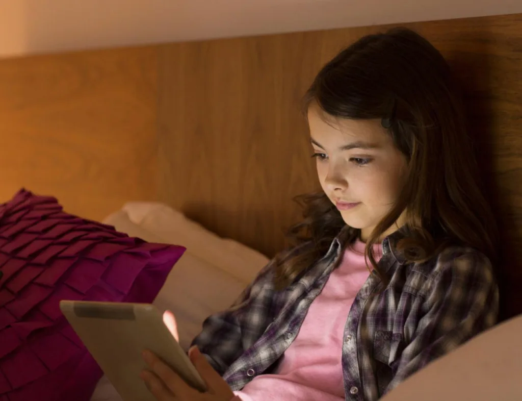 Во Франции запретили соцсети детям до 15 лет