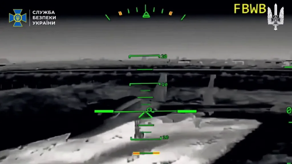 "Как хорошо жить без ангаров" или подборка работы FPV-дронов противника за 2025 год для поражения российских самолетов и склада боеприпасов, преимущественно, в Крыму