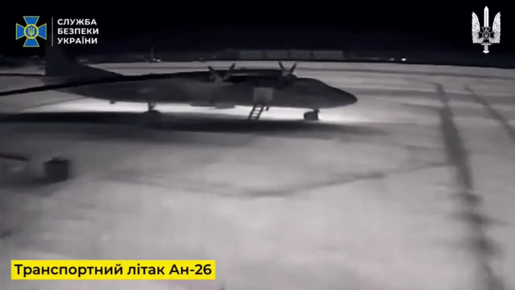 "Как хорошо жить без ангаров" или подборка работы FPV-дронов противника за 2025 год для поражения российских самолетов и склада боеприпасов, преимущественно, в Крыму