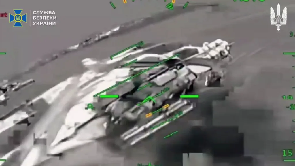 "Как хорошо жить без ангаров" или подборка работы FPV-дронов противника за 2025 год для поражения российских самолетов и склада боеприпасов, преимущественно, в Крыму